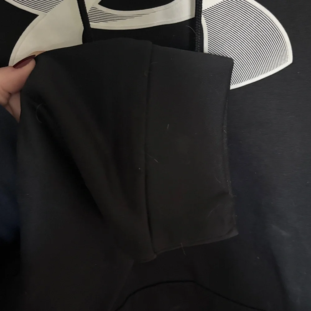 Under Armour Men's Black and White Hoodie Sweatshirt - Picture 3 of 6